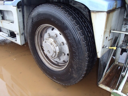 ขายรถเครน KOMATSU 10 ตัน LW-100-1 นำเข้าจากญี่ปุ่นสภาพดีพร้อมใช้งาน  พร้อมทะเบียน มีไฟแนนซ์รองรับสำหรับท่านที่ต้อการครับ