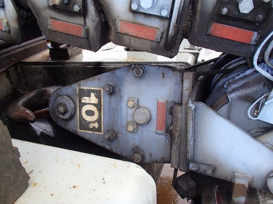 ขายรถเครน KOMATSU 10 ตัน LW-100-1 นำเข้าจากญี่ปุ่นสภาพดีพร้อมใช้งาน  พร้อมทะเบียน มีไฟแนนซ์รองรับสำหรับท่านที่ต้อการครับ