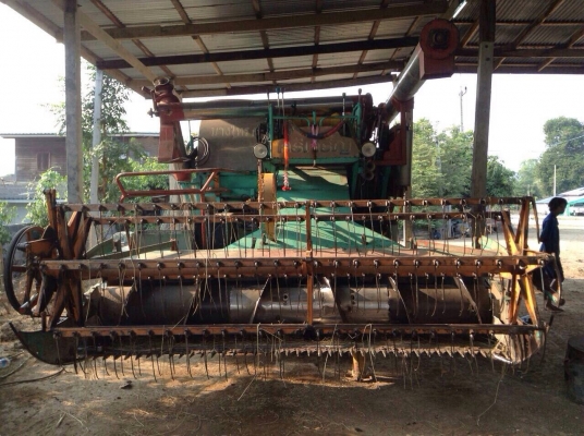 ขายรถเกี่ยวข้าวบางไทร ตัวเดิน 12HT ปั๊มไดกิ้นเบอร์ 22 เครื่อง HO7D turbo 210 แรง อุ้ม 2.5 ตัน เอกสารสัญญาซื้อขาย