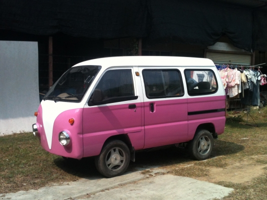 รถตู้เล็ก &quot;มินิ หน้าวี&quot;