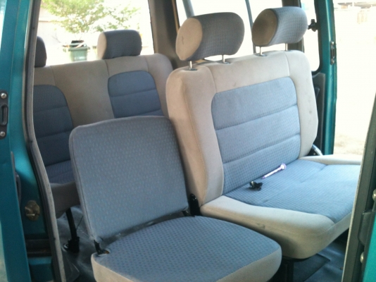 รถตู้เล็ก &quot;มินิ หน้าวี&quot;