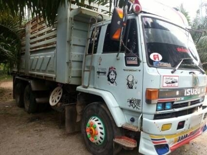 ขายรถบรรทุกสิบล้อดั๊มพ์ Isuzu นางฟ้าแท้ เครื่อง 195 แรง 2 เพลาดั๊มพ์สามมิตรคอกเกษตร ทะเบียนพร้อม