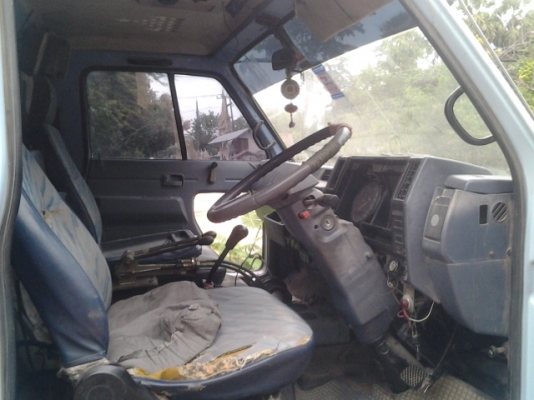 ขายด่วนหกล้อดั้มอีซูซุ NPR 115  สภาพพร้อมใช้ ลดสุด ๆ แล้วครับรีบติดต่อด่วนครับมาก่อนได้ก่อนเด้อครับ