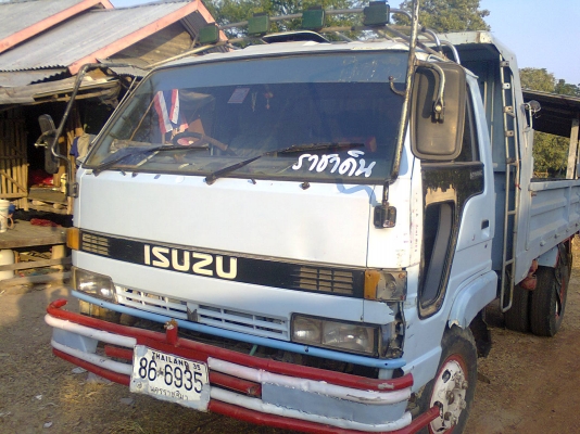 ขายด่วนหกล้อดั้มอีซูซุ NPR 115  สภาพพร้อมใช้ ลดสุด ๆ แล้วครับรีบติดต่อด่วนครับมาก่อนได้ก่อนเด้อครับ