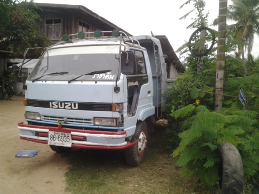 ขายด่วนหกล้อดั้มอีซูซุ NPR 115  สภาพพร้อมใช้ ลดสุด ๆ แล้วครับรีบติดต่อด่วนครับมาก่อนได้ก่อนเด้อครับ