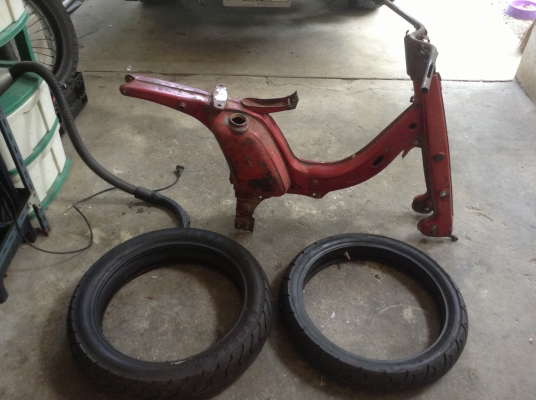 ขาย โครง f 50 แห้งๆ กับ ล้อ ใหญ่ ขอบ17 ลองดูคับ