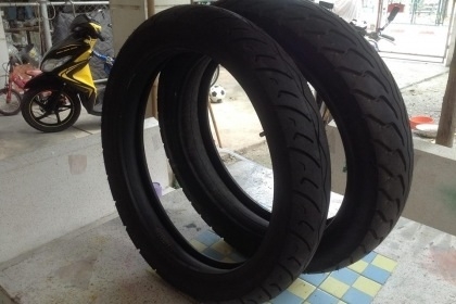 ขาย โครง f 50 แห้งๆ กับ ล้อ ใหญ่ ขอบ17 ลองดูคับ