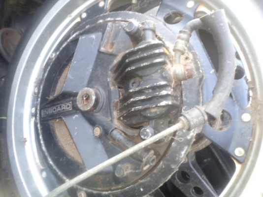 ขายล้ออะลูมีเนียม  มอเตอร์ไซค์ บิ๊กไบค์ พร้อมยาง ขอบ 16 นิ้ว กับขอบ 17 นิ้ว หน้ากว้าง (เป็นรุ่น Honda )