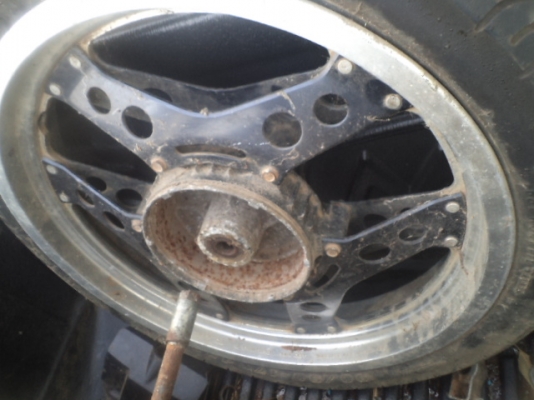 ขายล้ออะลูมีเนียม  มอเตอร์ไซค์ บิ๊กไบค์ พร้อมยาง ขอบ 16 นิ้ว กับขอบ 17 นิ้ว หน้ากว้าง (เป็นรุ่น Honda )