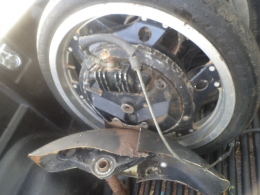 ขายล้ออะลูมีเนียม  มอเตอร์ไซค์ บิ๊กไบค์ พร้อมยาง ขอบ 16 นิ้ว กับขอบ 17 นิ้ว หน้ากว้าง (เป็นรุ่น Honda )