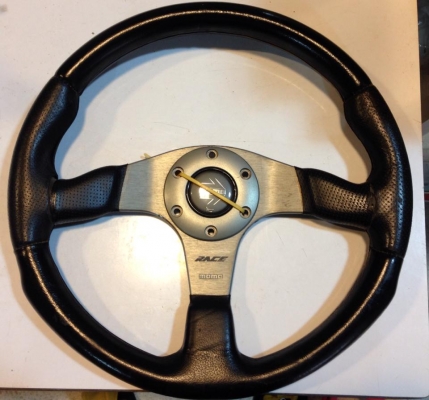 พวงมาลัย MOMO แท้ 2000 บาท