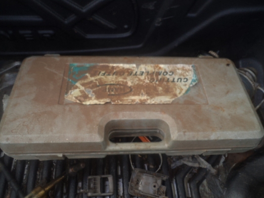 ขายหัวแก๊สสำหรับตัดเหล็ก เชื่อมเหล็ก มีหัวทิพให้เป็นของใหม่ใช้งานน้อย ราคา 1200 บาท พร้อมสายและ วาล์ว เปิดปิดใช้ได้ 100 \%