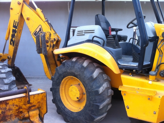 ขายรถตักหน้าขุดหลัง JCB 214 สภาพสวย พร้อมใช้งาน ไม่เคยใช้งานในไทย