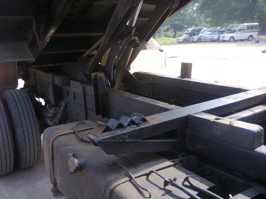 ขายหกล้อดั้มพ์อีซูสุ NPR59LU 115 ดั้มพ์สามมิตร F หน้า-หลัง แอร์เย็น