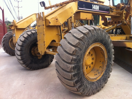 ขายรถเกรด Caterpillar 140H S/N: 2ZK051xx สภาพสวย นำเข้าจาก USA ไม่เคยใช้งานในไทย