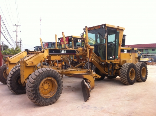 ขายรถเกรด Caterpillar 140H S/N: 2ZK051xx สภาพสวย นำเข้าจาก USA ไม่เคยใช้งานในไทย