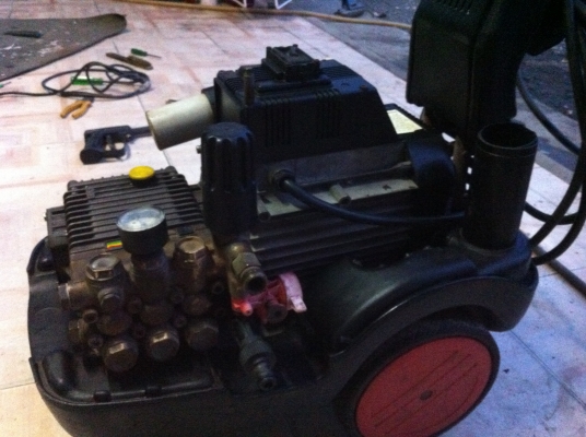 ปั๊มอัดฉีด ไฟ 220 โวล์ว มอเตอร์ 5 แรง