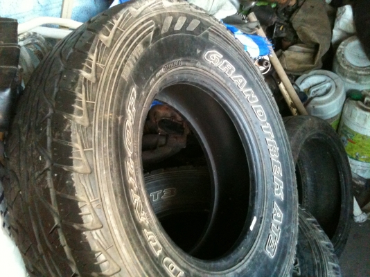 ขายยาง 4X4 DUNLOP 30X9.50 R 15 สภาพสวยๆ ใช้ได้อีกนาน ขายยาง 4X4 DUNLOP 30X9.50 R 15 สภาพสวยๆ ใช้ได้อีกนาน