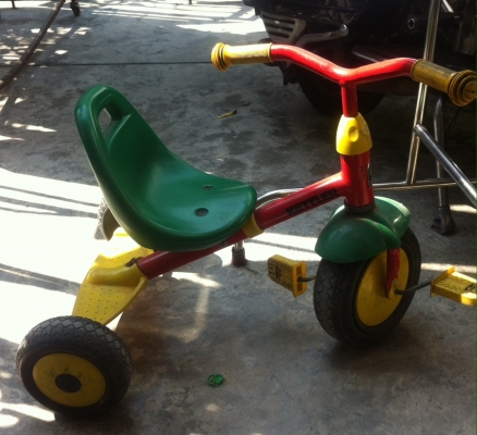 สามล้อถีบของเยอรมัน (ของเด็ก)