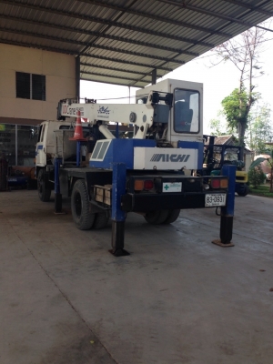 ขายเครน AICHI 7ตัน เครื่อง175 ยาง900 มีทะเบียน รถสวยสภาพดี