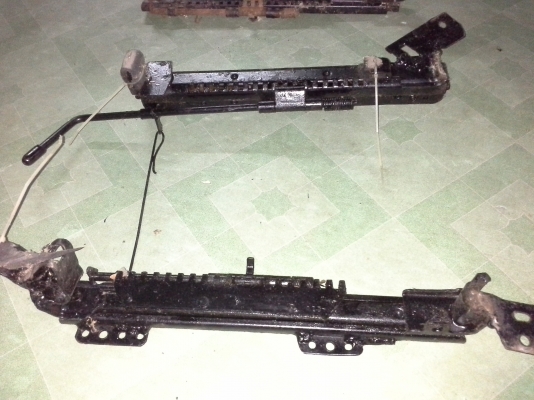 ขายรางเบาะ 2 คู่ ซ้าย และขวาครบๆ