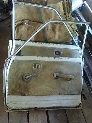 ประตูโตโยต้า rn46 โฟวิล ม้าโดด 1 คู่