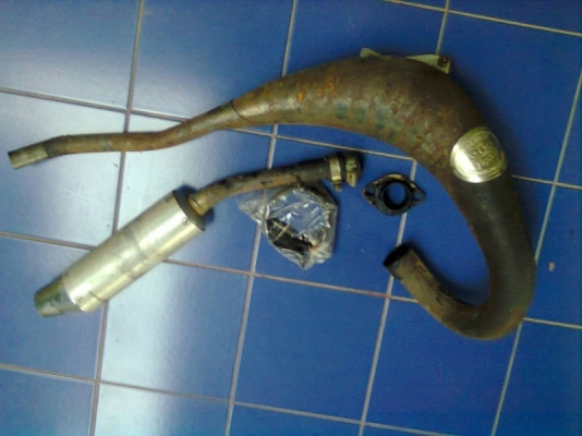 ขายถังน้ำมันdt100และท่อสูตรdt125mono..ของมือสองตามรูปครับ