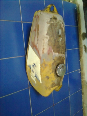 ขายถังน้ำมันdt100และท่อสูตรdt125mono..ของมือสองตามรูปครับ