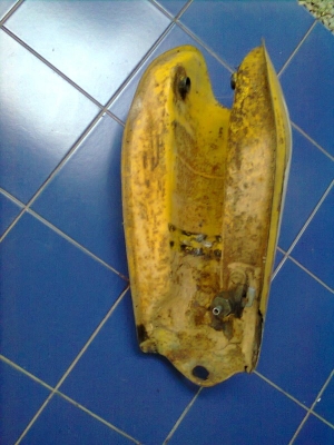 ขายถังน้ำมันdt100และท่อสูตรdt125mono..ของมือสองตามรูปครับ