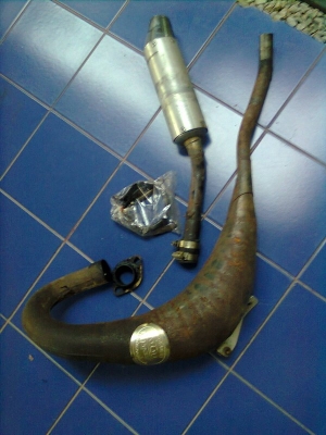 ขายถังน้ำมันdt100และท่อสูตรdt125mono..ของมือสองตามรูปครับ