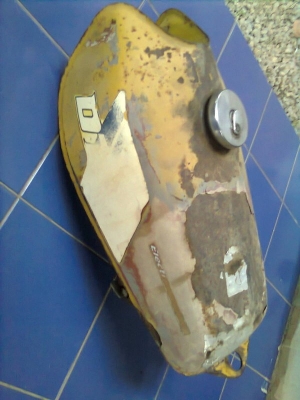 ขายถังน้ำมันdt100และท่อสูตรdt125mono..ของมือสองตามรูปครับ