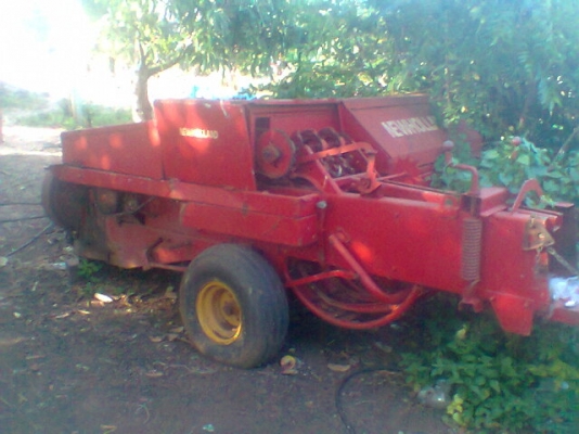 เครื่องอัดฟางnewholland376สภาพดี