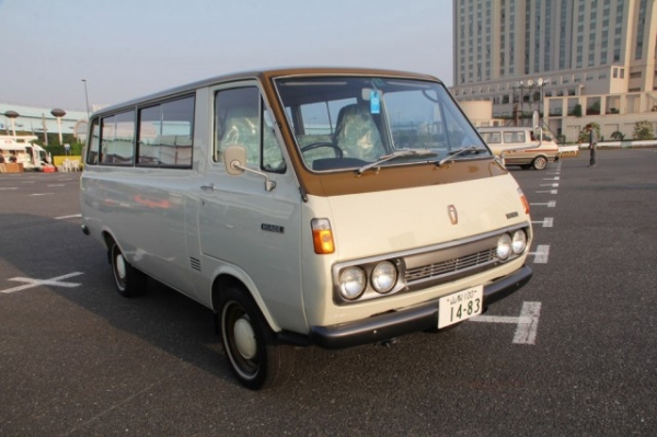 รถตู้ toyota hiace rh11 เครื่องดีเซล5เกียร์ รถตู้ toyota hiace rh11 เครื่องดีเซล5เกียร์