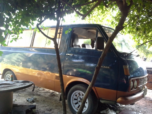 รถตู้ toyota hiace rh11 เครื่องดีเซล5เกียร์