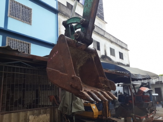 ขาย รถขุด KOMATSU รุ่น PC30-7E- แทร็กเหล็ก  มือสองญี่ปุ่น