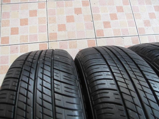 ขายยาง DUNLOP SP10----175-65-14----ปี11 ดอกงามๆ (1ชุด)