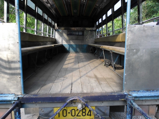 ขาย 6 ล้อ สองแถว KS -31 กระบะยาว 5 เมตร ขาย 6 ล้อ สองแถว KS -31 กระบะยาว 5 เมตร