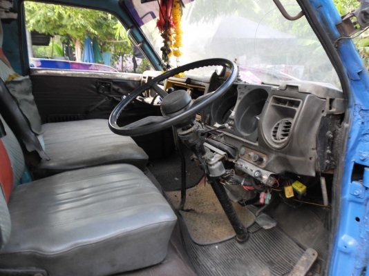 ขาย 6 ล้อ สองแถว KS -31 กระบะยาว 5 เมตร ขาย 6 ล้อ สองแถว KS -31 กระบะยาว 5 เมตร