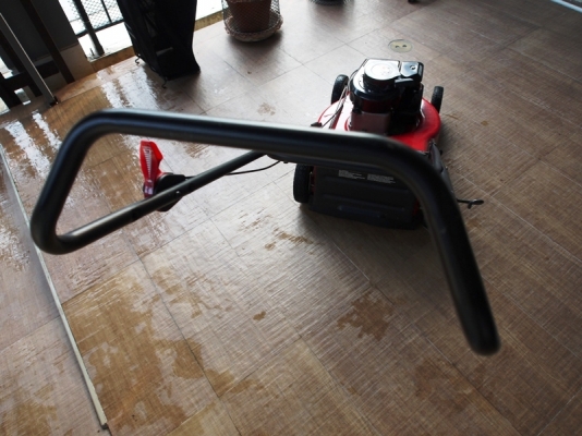 ขาย รถตัดหญ้า เครื่องยนต์เบนซิน 4 แรง 4จังหวะ สภาพดี