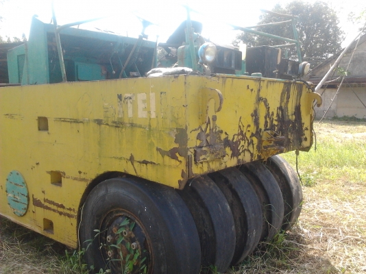 ขาย รถบด 9 ล้อ ซาไก รุ่น TS9 สภาพเก่าจอด เครื่องติดนะ ครับ