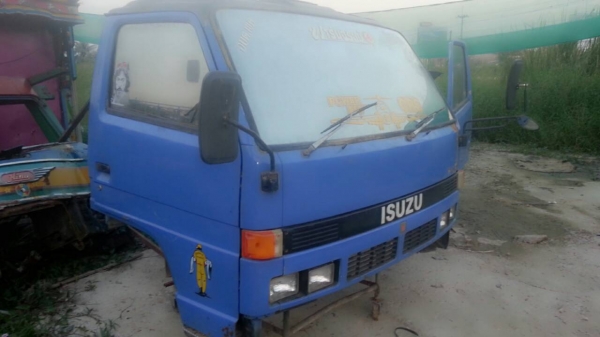 ขายครับหัวNPR 115แรง สภาพดี อุปกรณ์ครบ หน้าปัดสวยๆ