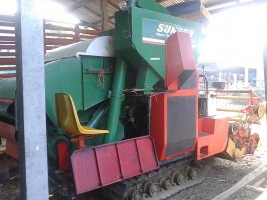 ขายรถเกี่ยวข้าว SUN SUN