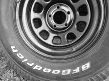 ล้อลาย rock clawler 16x8-15,5-114.3ยางBF all 265/75/16,ปี08