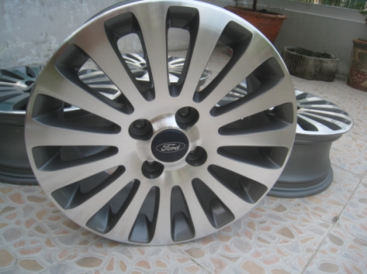 ขายล้อแม็กมือสอง Ford fiesta 15"x6" et45 4รู100 ทำสีมาใหม่ครับ Toyota,Suzuki,Mazda ใส่ได้เลยครับ  สนใจติดต่อเล็กคลองสามครับ (081-3747940)