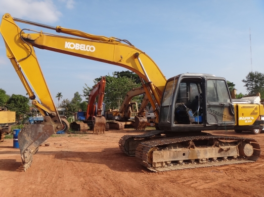 ขายด่วน  รถแบคโฮ KOBELCO   200 รุ่น 3   เก๋งเทา  เอกสารเล่มทะเบียน   สภาพดีพร้อมใช้งาน