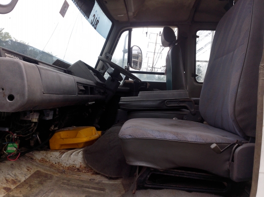 ขายรถ 10 ล้อเทเลอร์ NISSAN UD CW430 ใส่เครื่อง EM100 220 แรงม้า 2 เพลา ราคา 700000