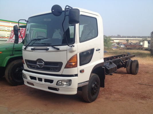 ขายอีกคัน 6 ล้อ HINO MEGA เครื่อง JO8C ระบบน้ำมัน ยาง 825 ขอบ 16 รถช่วงยาวทำใหม่หมดทั้งคัน เช็คเครื่องยนต์ เกียร์ แอร์ เฟืองท้าย ระะไฟ พร้อมวิ่งทะเบียนพร้อมครับ รีบเลยครับ