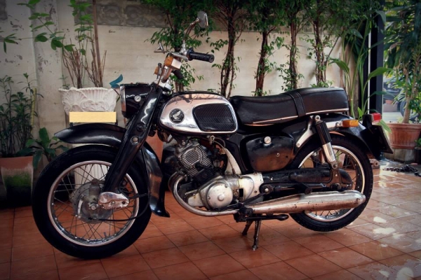 ขายc92 เดิมมากๆ แท้ทั้งคัน สตารท์มือ ทองขาว ทะเบียนเต็มโอน เลขตอง 0918759329