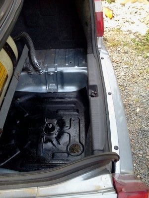 ขายtaxi ท้ายเบนซ์ ปลดเป็นรถบ้านครับ ใส่part evo4 120000