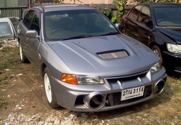 ขายtaxi ท้ายเบนซ์ ปลดเป็นรถบ้านครับ ใส่part evo4 120000